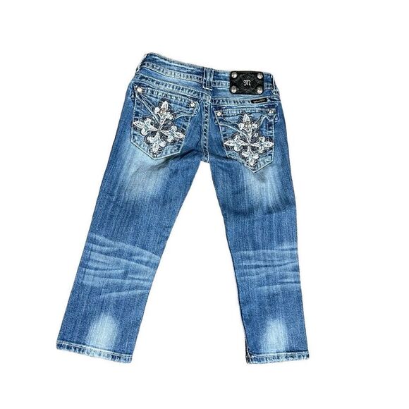 Miss Me Low Rise Rhinestone Embellished Cropped Denim Capris Size 25 - Picture 1 of 4
